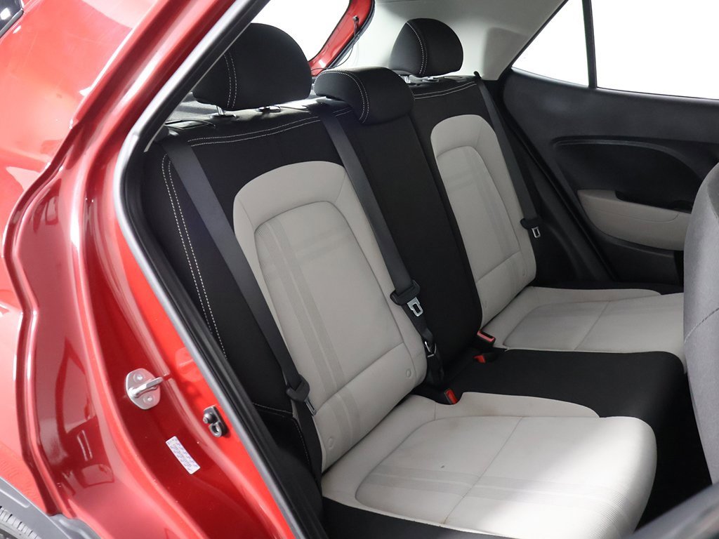 Used 2023 Hyundai Venue SEL image 28