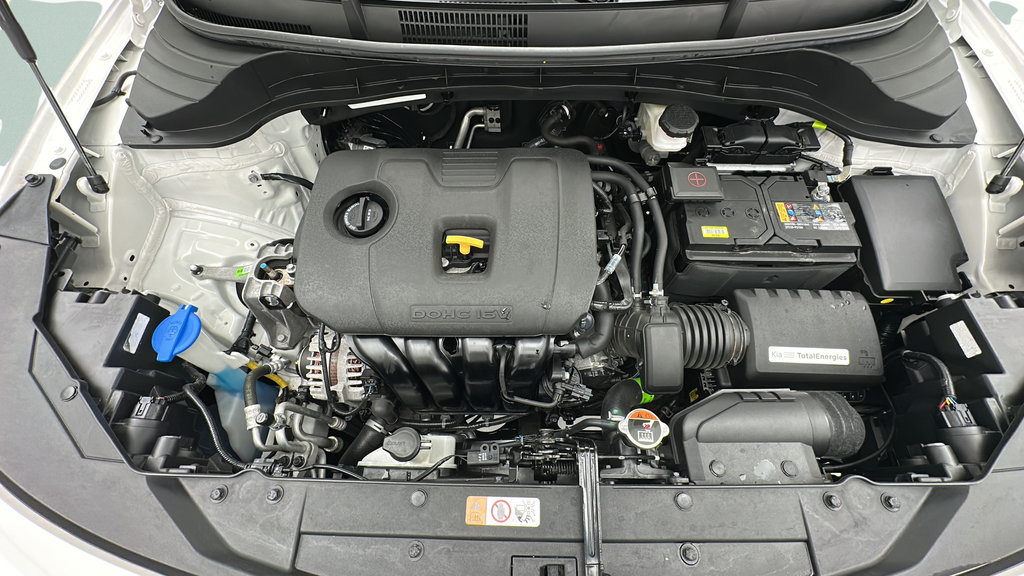 Used 2025 Kia Soul LX w/ LX Technology Package FWD image 20