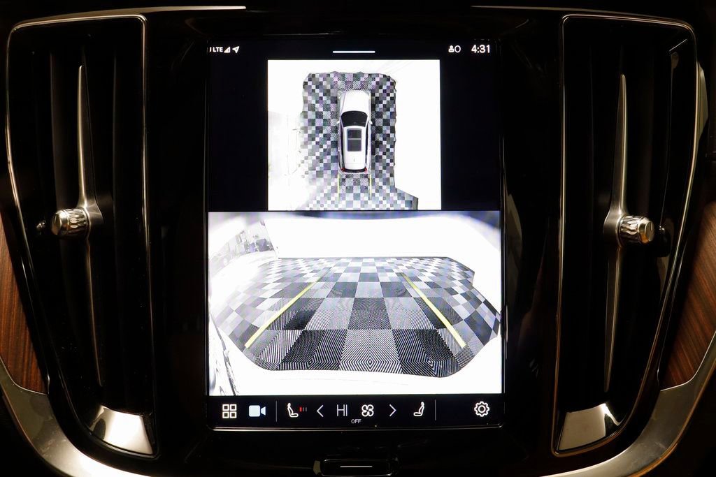 Used 2024 Volvo V60 B5 Cross Country Ultimate image 12