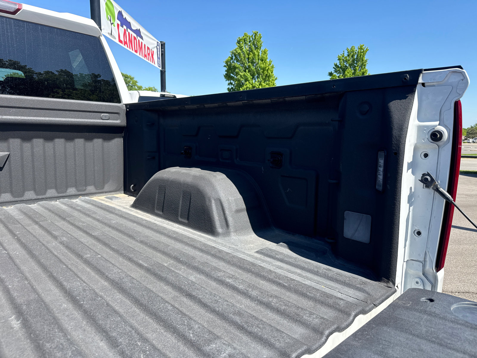 Used 2020 Chevrolet Silverado 1500 Custom w/ Custom Max Trailering Package AWD/4WD image 18