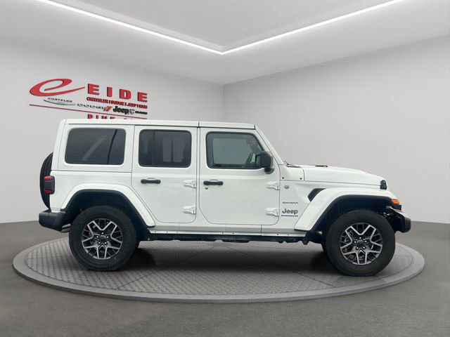 Used 2024 Jeep Wrangler Unlimited Sahara AWD/4WD image 7