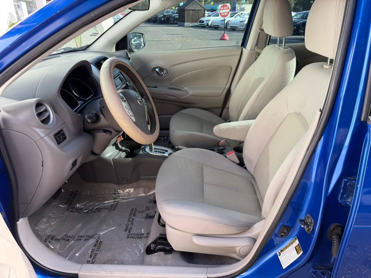 Used 2015 Nissan Versa SV FWD image 22