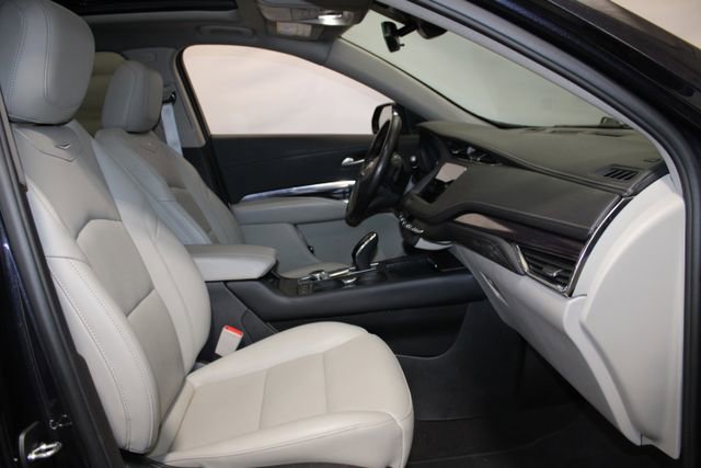Certified 2023 Cadillac XT4 Luxury w/ Cold Weather Package image 14
