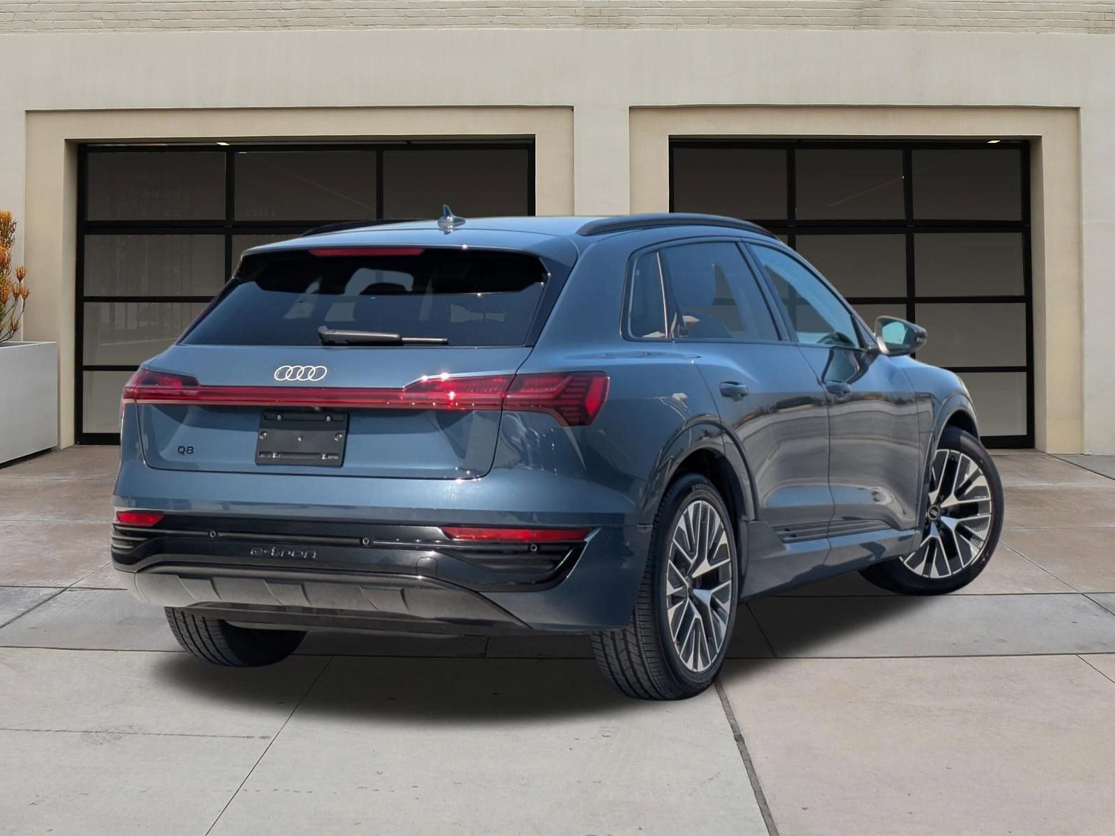 Used 2024 Audi Q8 e-tron Premium Plus w/ Premium Plus Package AWD/4WD image 4