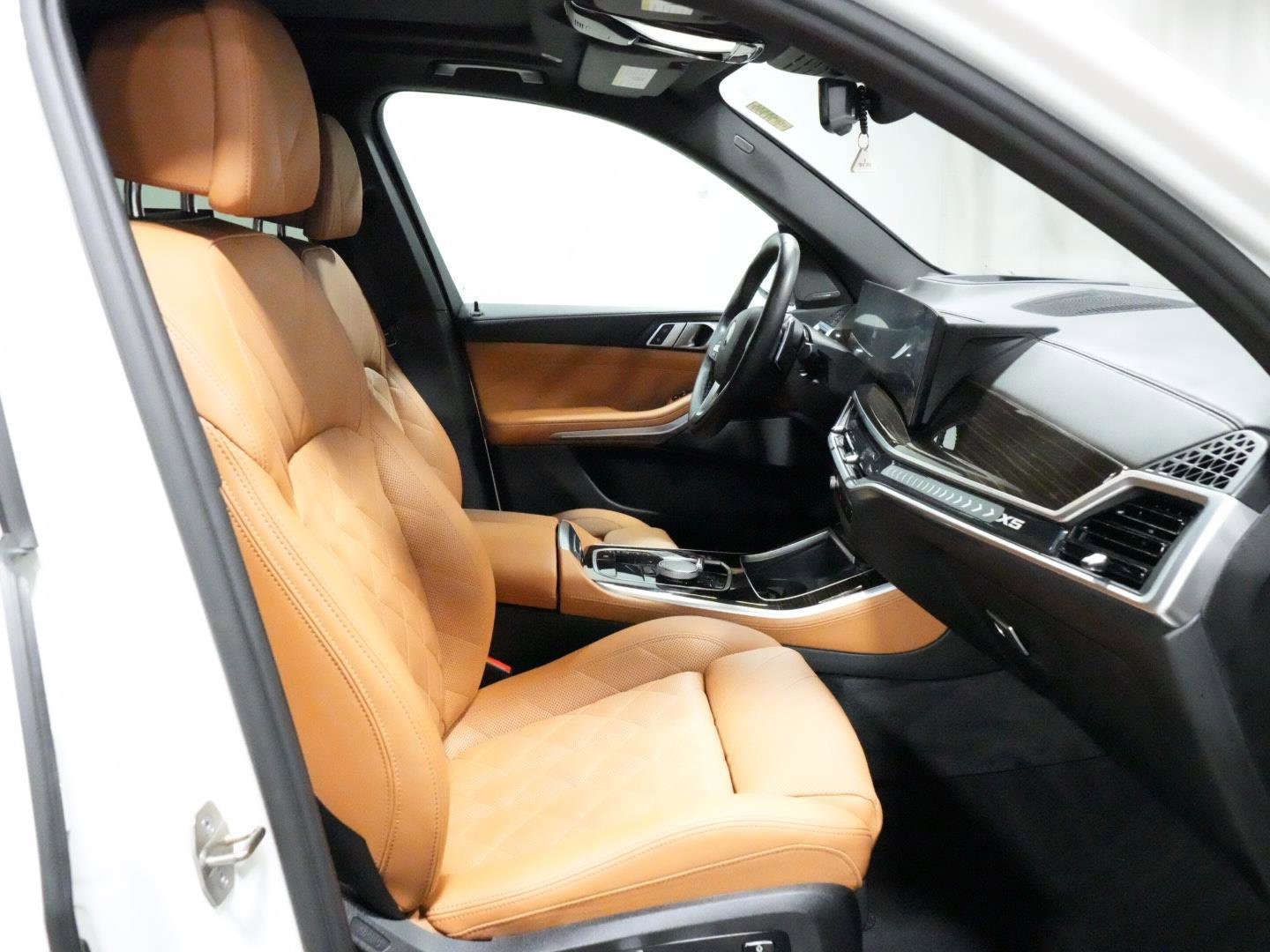 Certified 2024 BMW X5 xDrive40i w/ Premium Package image 7