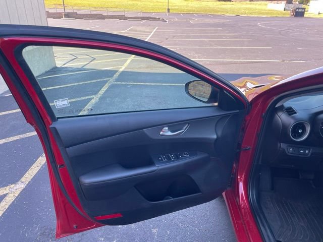 Used 2021 Kia Forte LXS FWD image 16