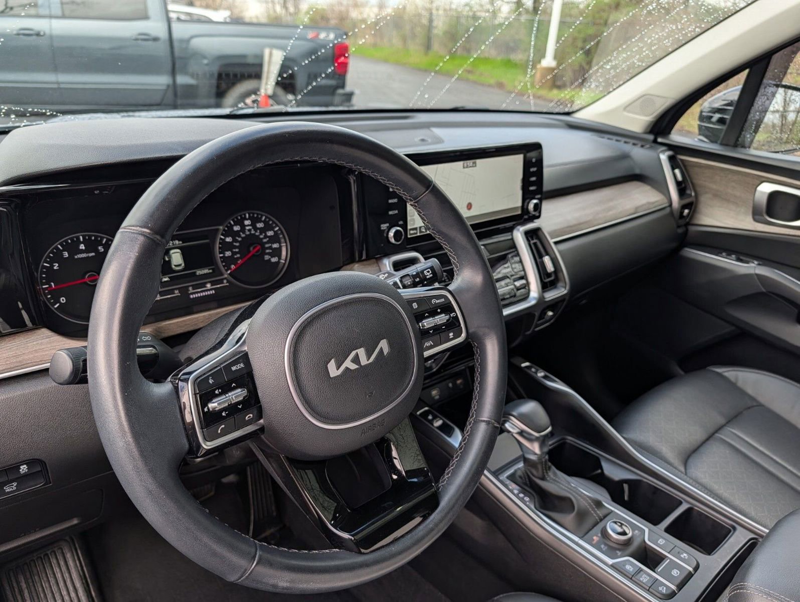 Used 2023 Kia Sorento X-Line EX image 31