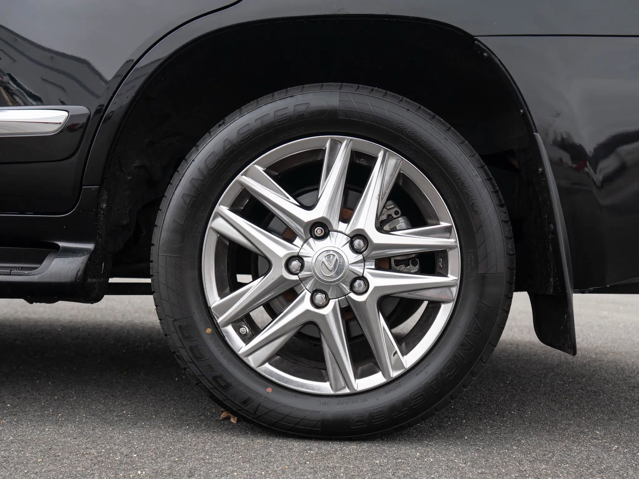 Used 2015 Lexus LX 570 4WD image 15