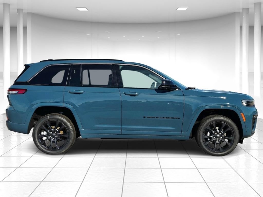 New 2026 Jeep Grand Cherokee Limited AWD/4WD image 2