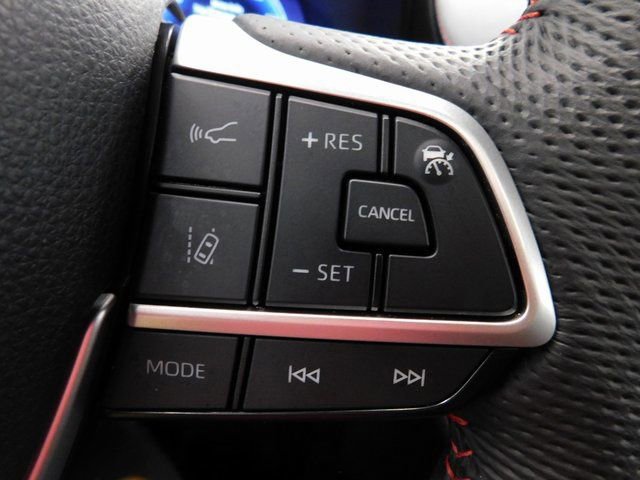 Used 2025 Toyota Sienna XSE image 41