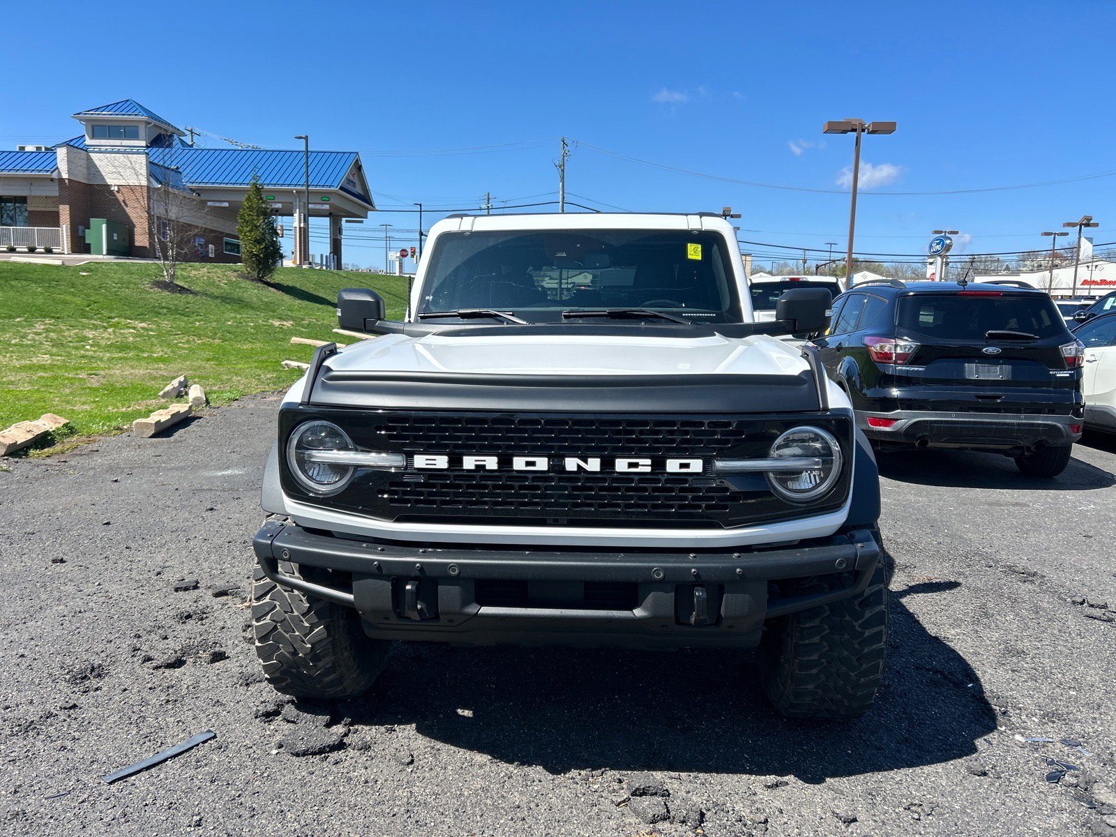 Used 2023 Ford Bronco Wildtrak image 2