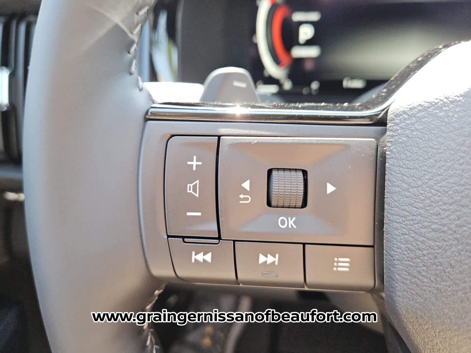 New 2026 Nissan Pathfinder Platinum FWD image 12