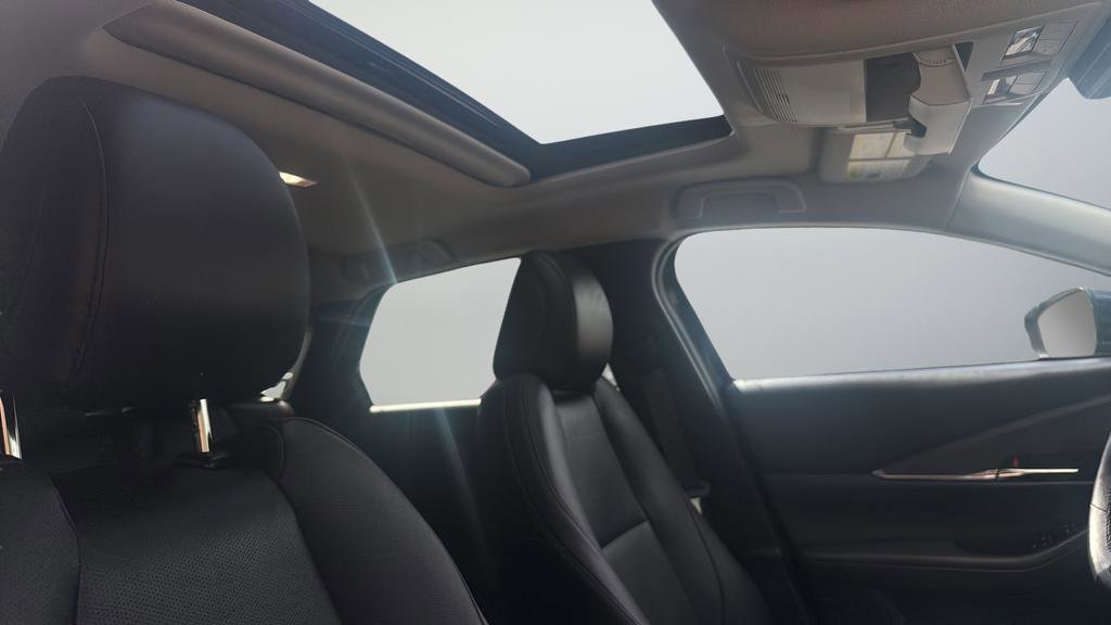 Used 2023 MAZDA CX-30 AWD 2.5 S w/ Premium Package image 17