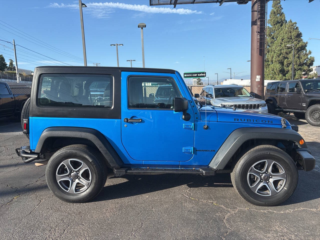 Used 2016 Jeep Wrangler Rubicon w/ Power Convenience Group AWD/4WD image 5
