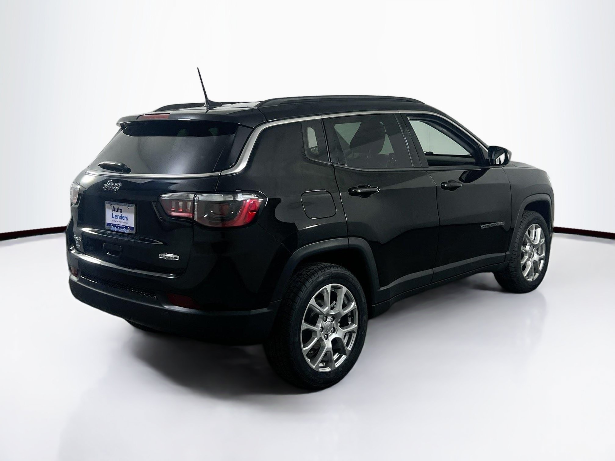 Used 2022 Jeep Compass Latitude AWD/4WD image 5