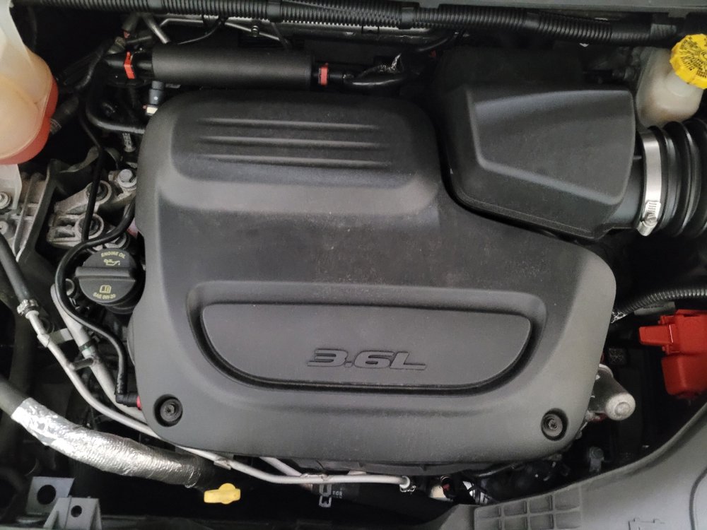 Used 2020 Chrysler Voyager L FWD image 30