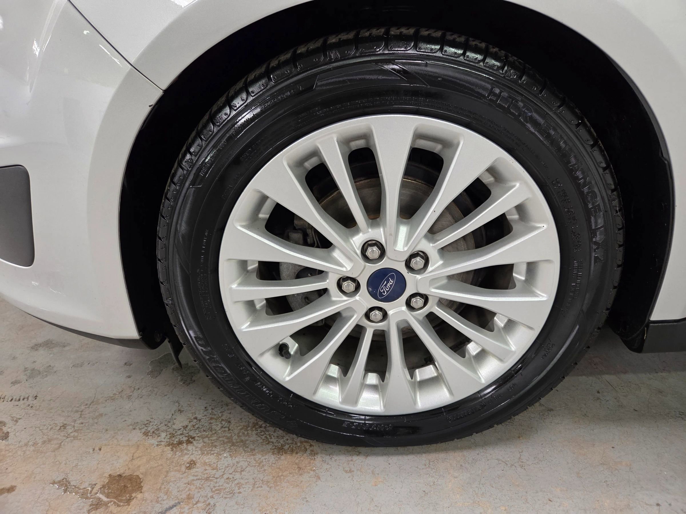 Used 2017 Ford C-MAX SE FWD image 13