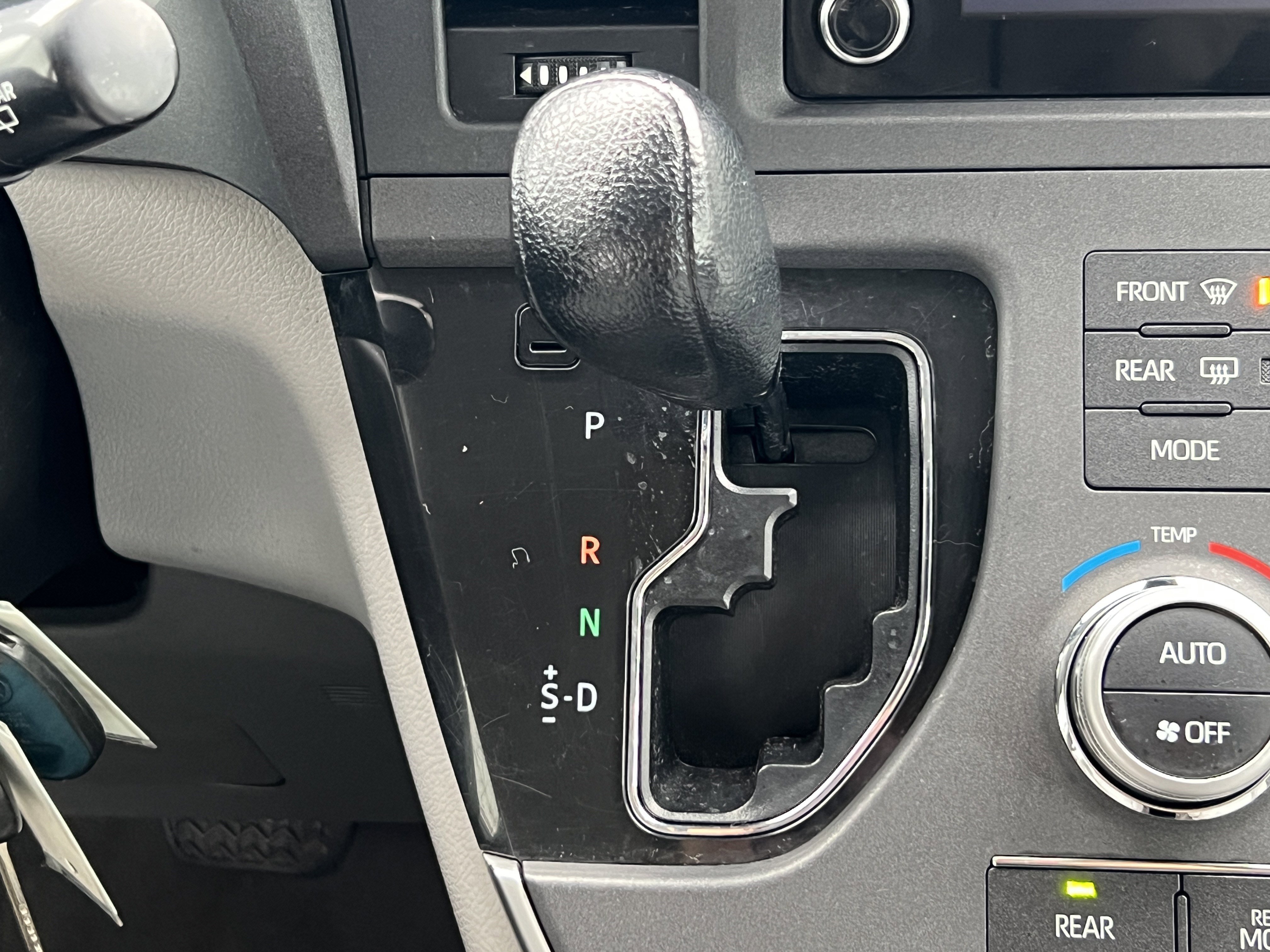 Used 2020 Toyota Sienna L FWD image 26