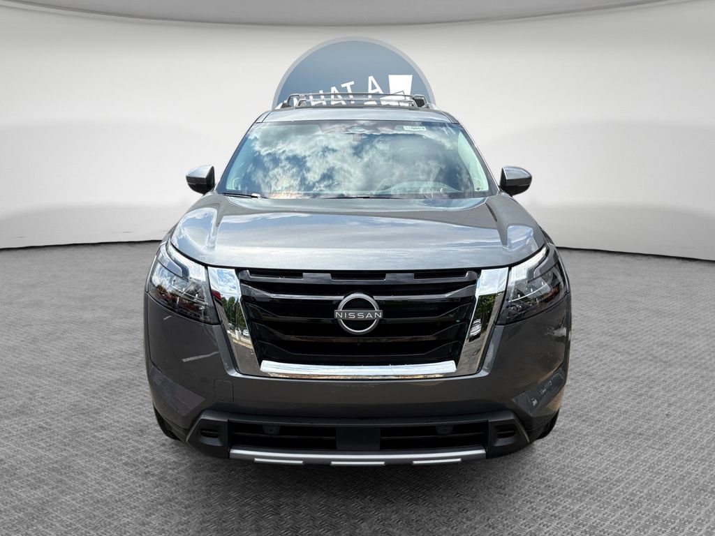 Used 2025 Nissan Pathfinder Platinum w/ Cargo Package FWD image 9