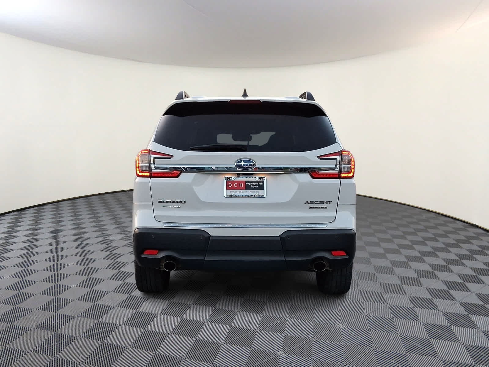 Used 2023 Subaru Ascent Limited w/ Technology Package AWD/4WD image 6