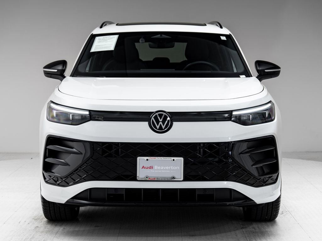 Used 2025 Volkswagen Tiguan SE R-Line AWD/4WD image 28