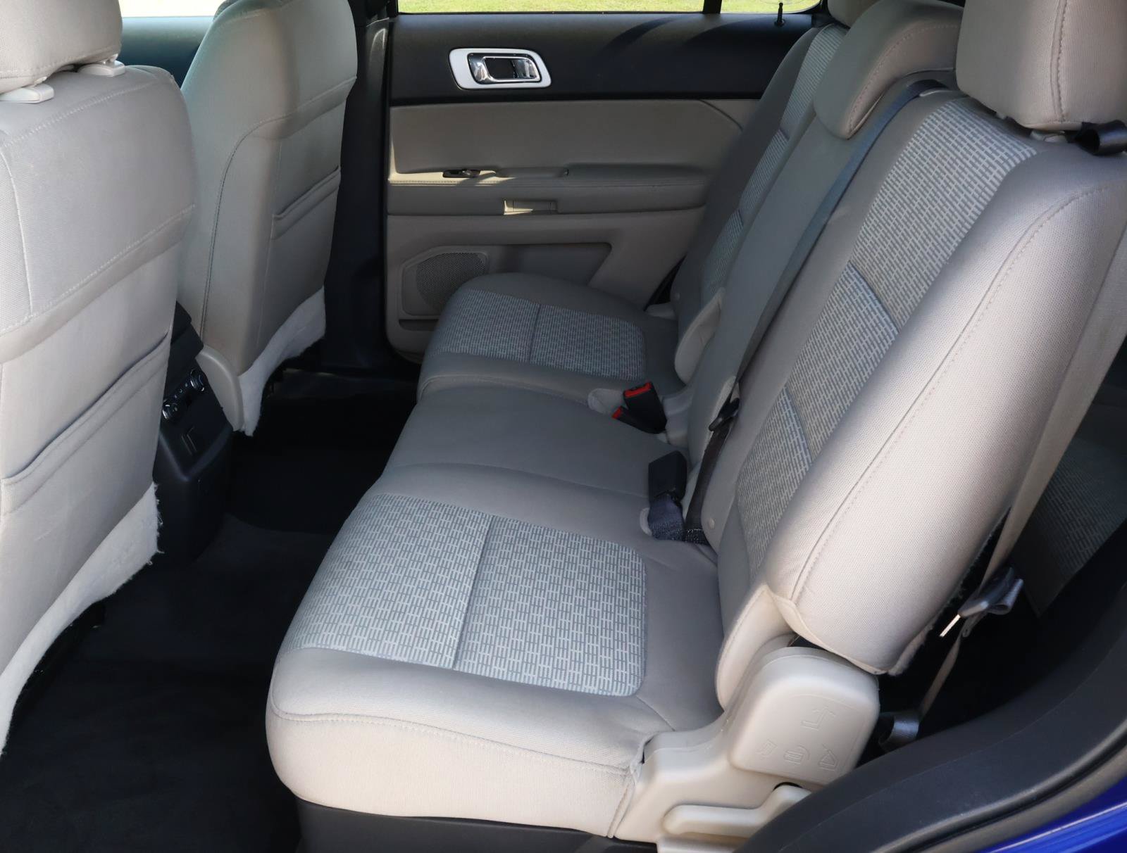 Used 2013 Ford Explorer XLT FWD image 19