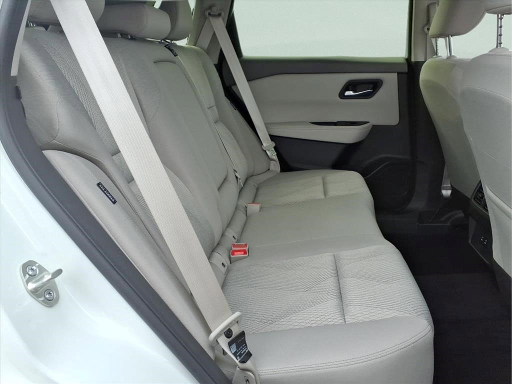 Used 2025 Nissan Rogue SV AWD/4WD image 14