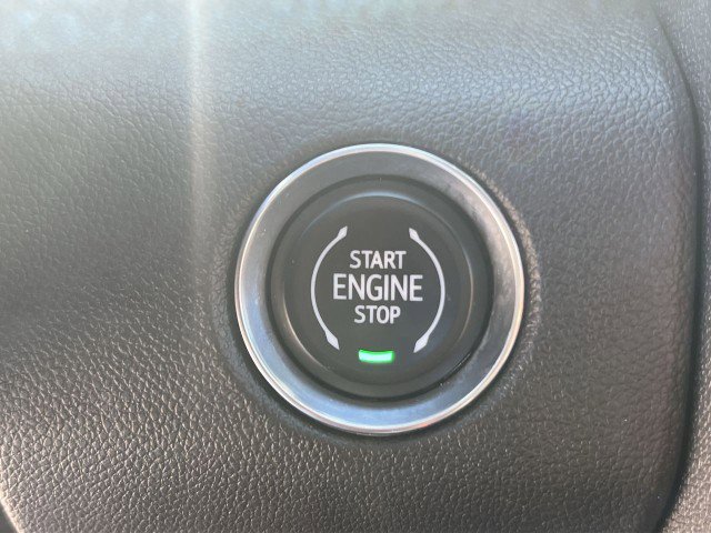 Used 2025 GMC Acadia Elevation image 16