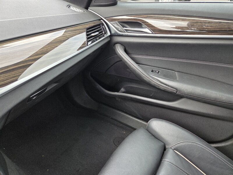 Used 2019 BMW 540i RWD image 22