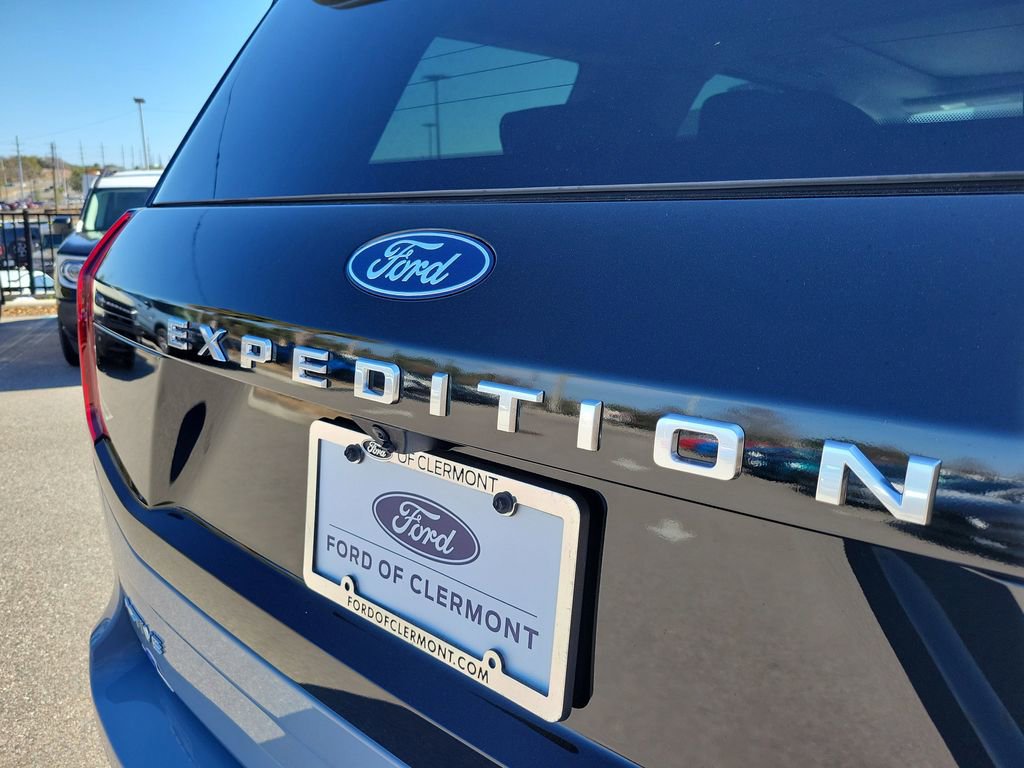 New 2026 Ford Expedition Active image 7