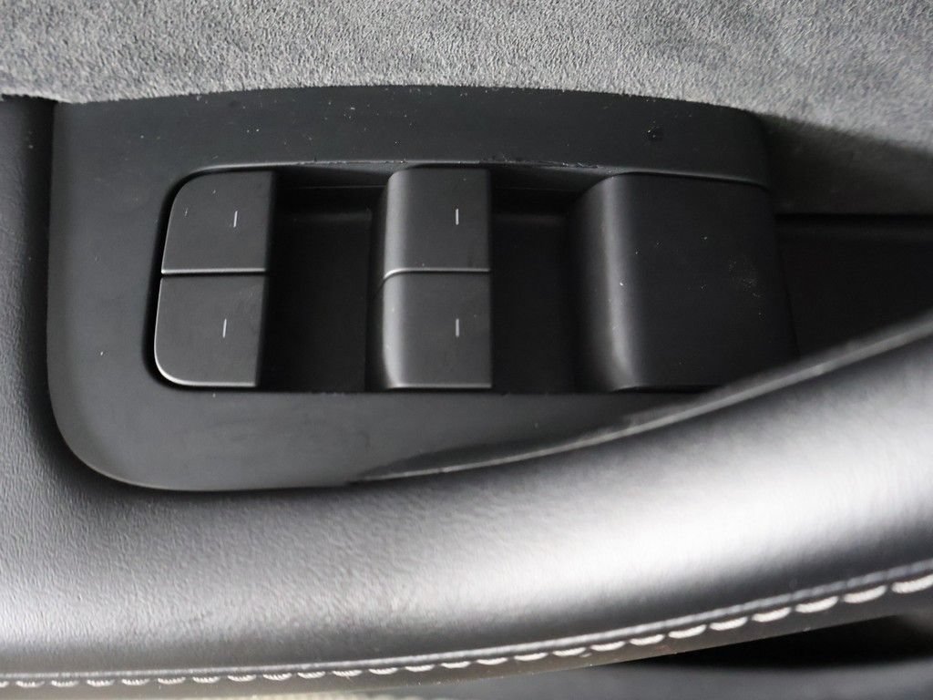 Used 2023 Tesla Model Y Long Range AWD/4WD image 41