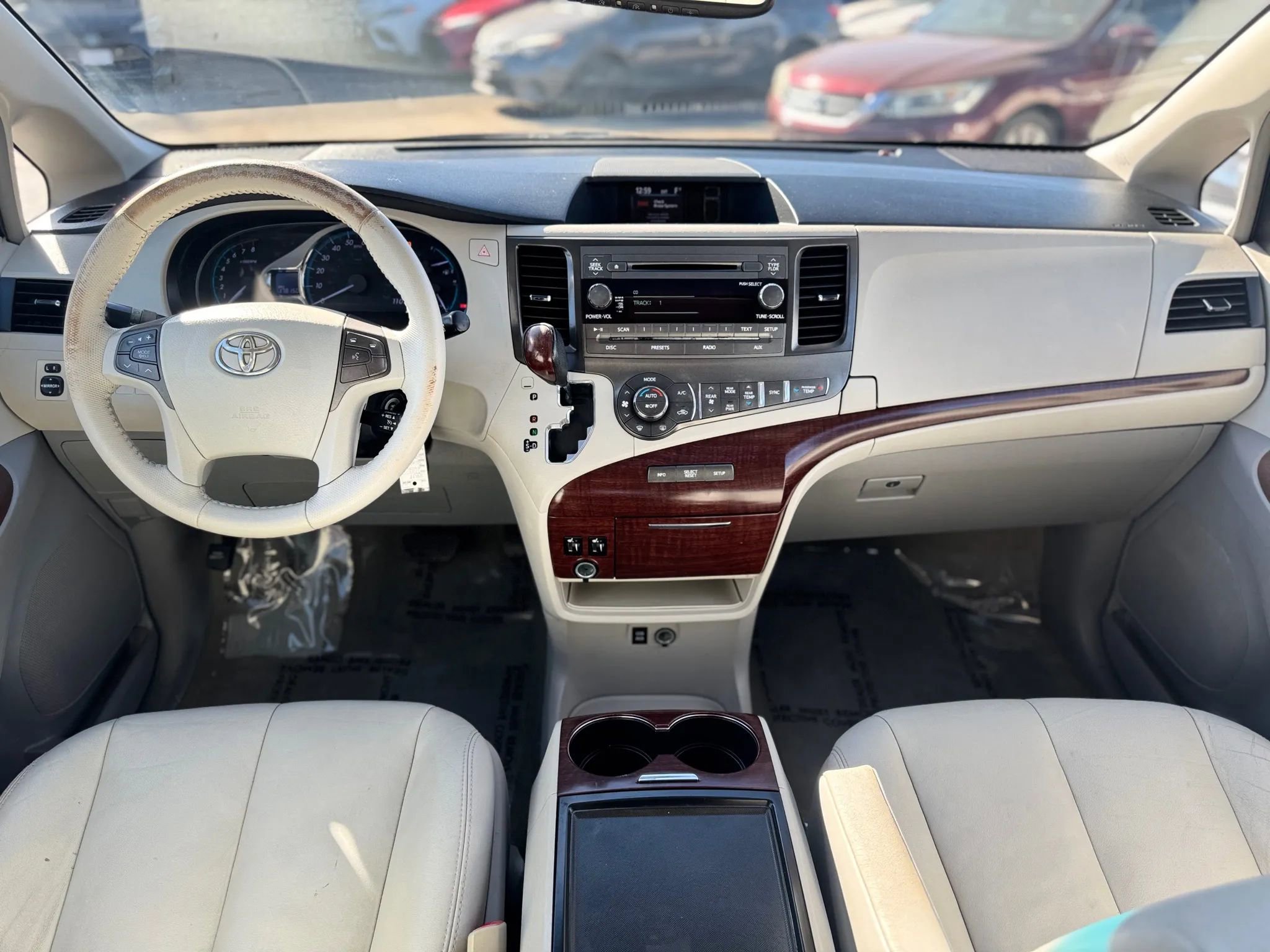 Used 2012 Toyota Sienna XLE image 15