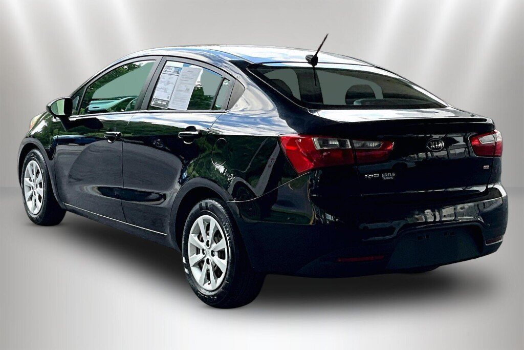 Used 2015 Kia Rio LX w/ Power Package FWD image 4