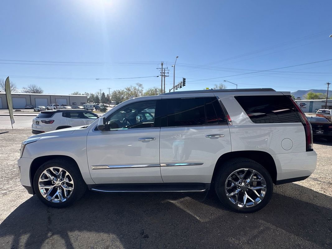 Used 2016 Cadillac Escalade Luxury AWD/4WD image 7