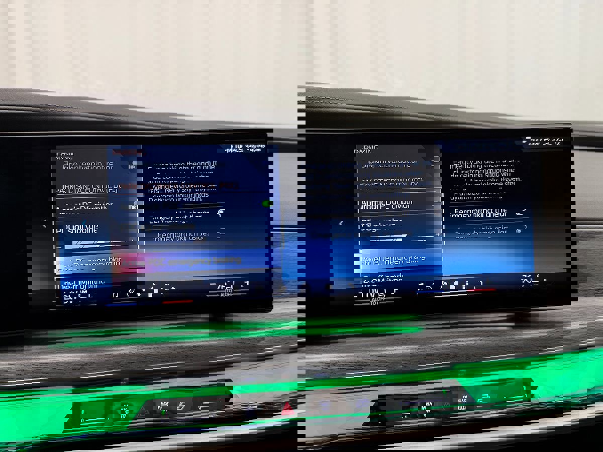 Used 2024 BMW 740i xDrive image 29