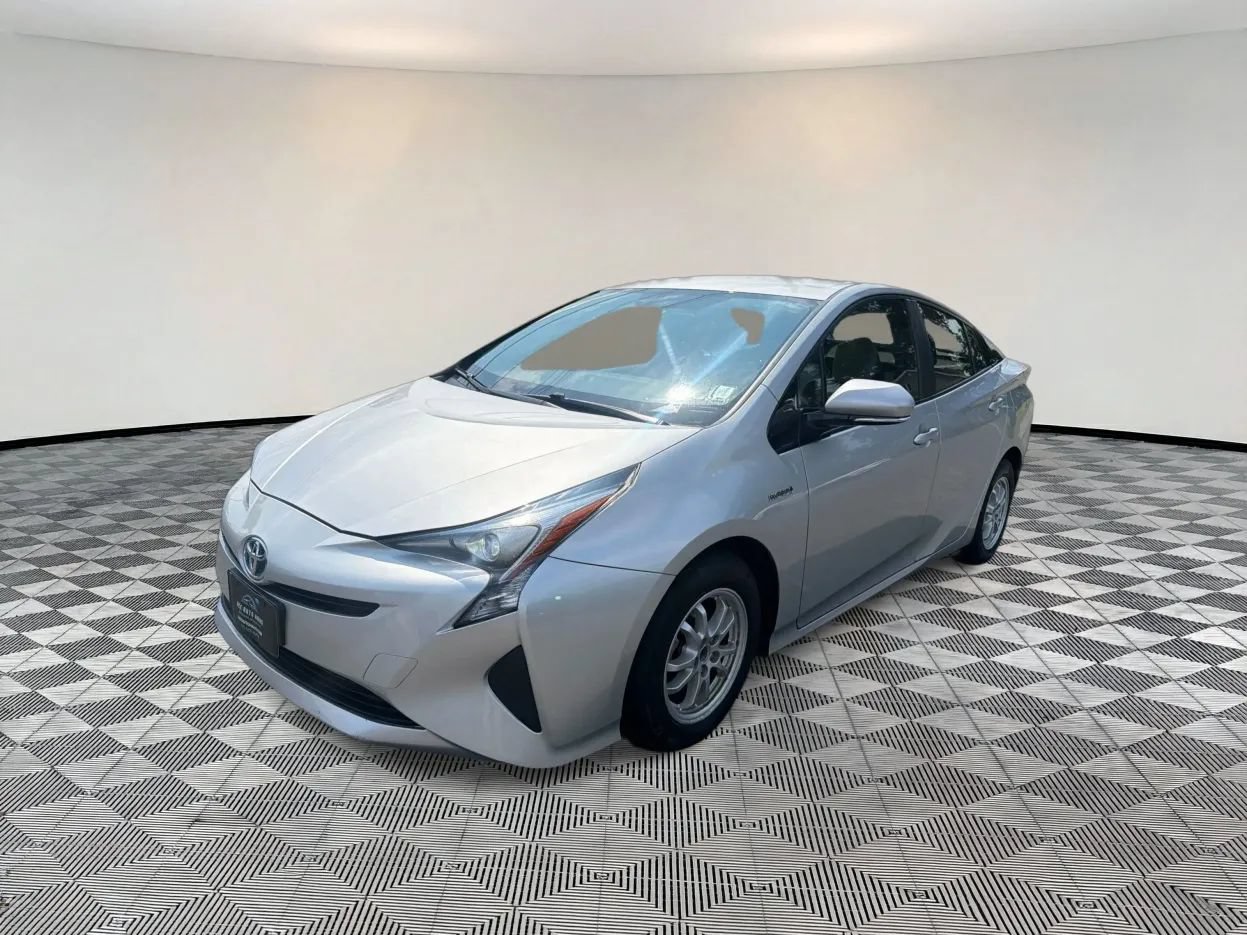 Used 2016 Toyota Prius Three FWD image 3