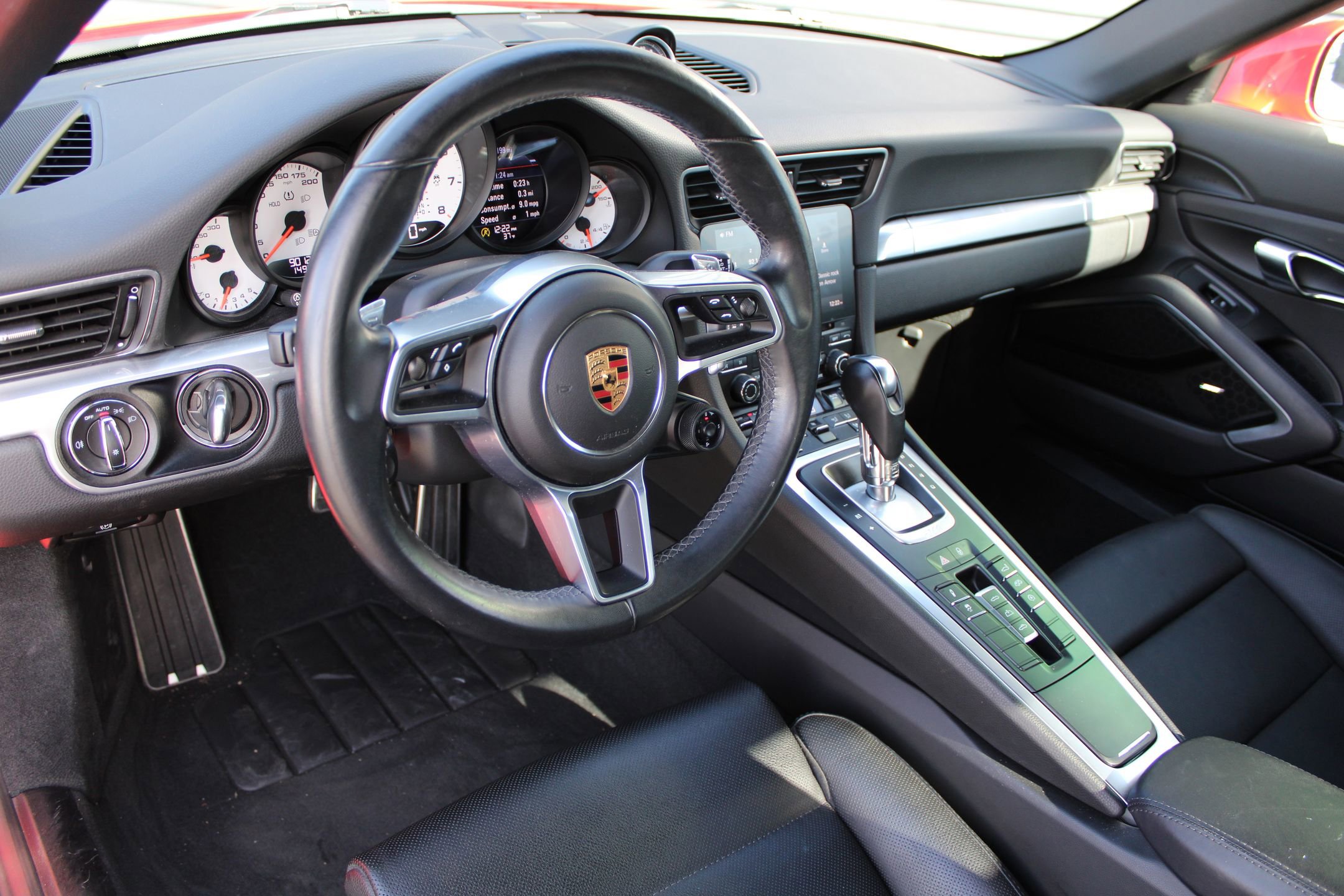 Certified 2017 Porsche 911 Carrera 4S image 4