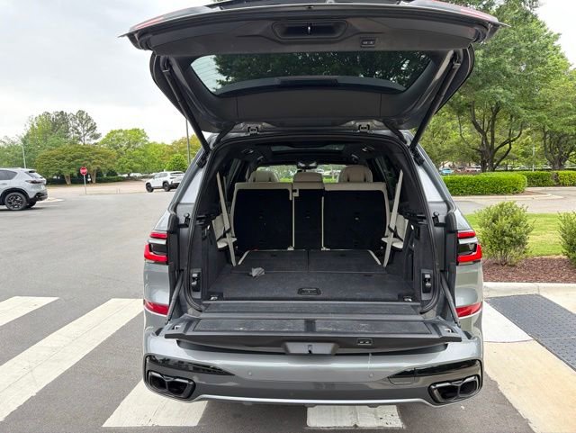 Used 2024 BMW X7 M60i AWD/4WD image 4
