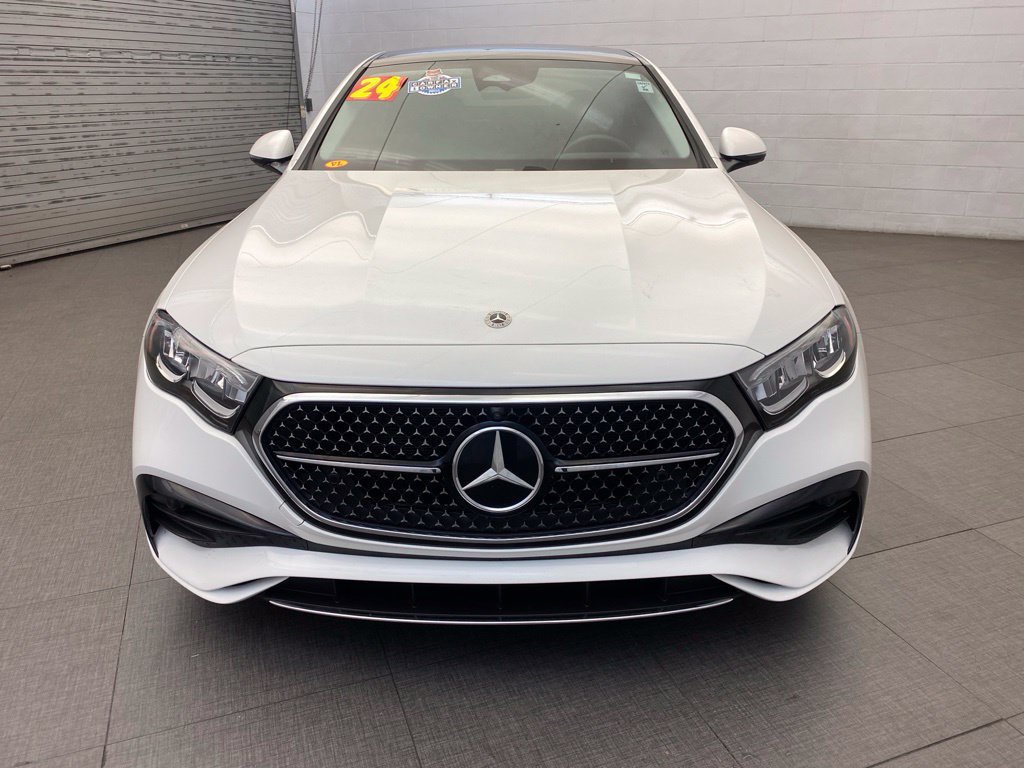 Used 2024 Mercedes-Benz E 350 4MATIC Sedan image 4
