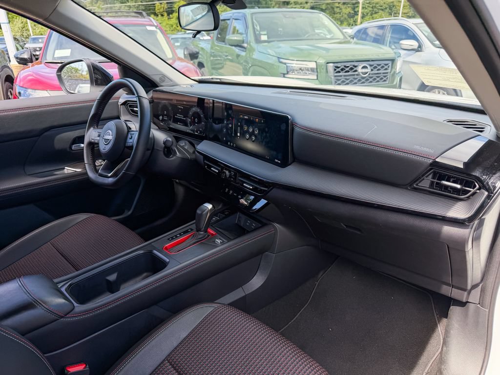 Used 2026 Nissan Kicks SR AWD/4WD image 9