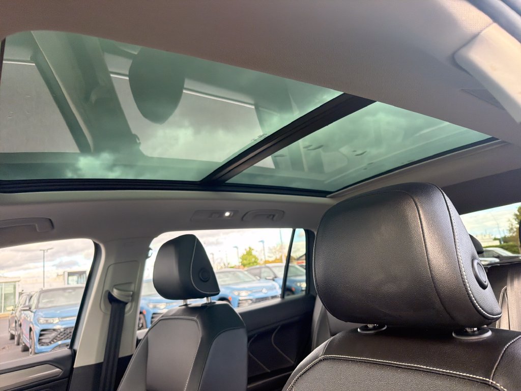 Certified 2023 Volkswagen Tiguan SE w/ Panoramic Sunroof Package FWD image 19
