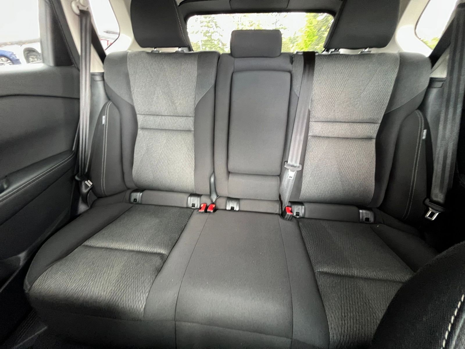Used 2025 Nissan Rogue SV FWD image 40