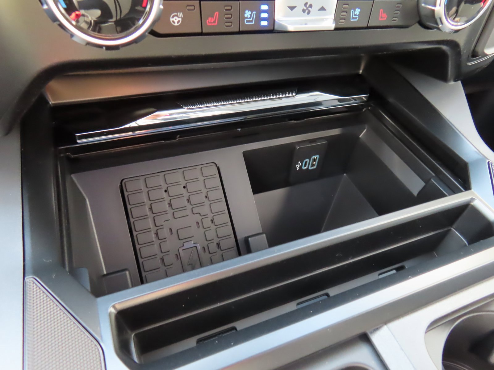 New 2026 Ford F250 Lariat w/ Tremor Off-Road Package image 17