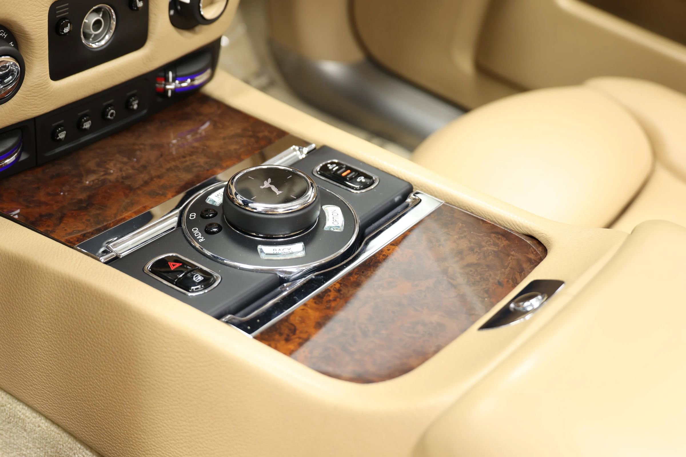 Used 2015 Rolls-Royce Ghost RWD image 40