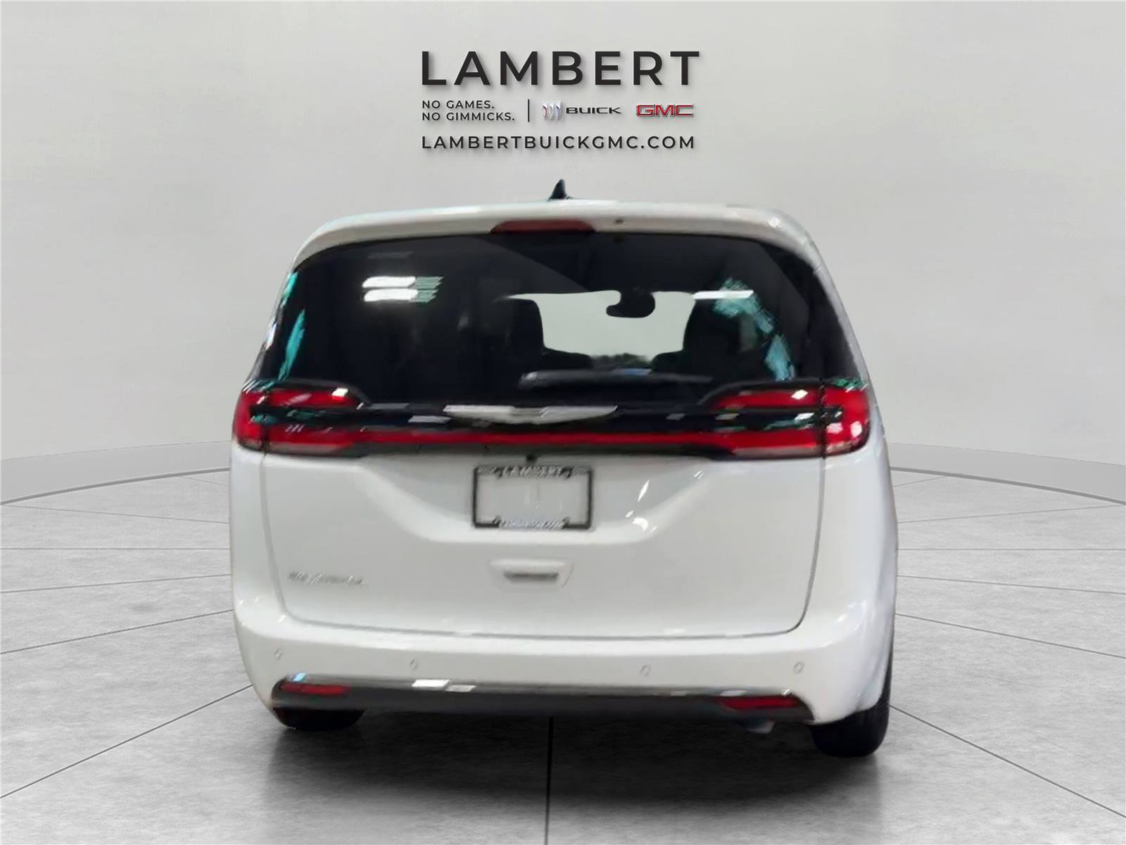 Used 2026 Chrysler Pacifica Select image 5