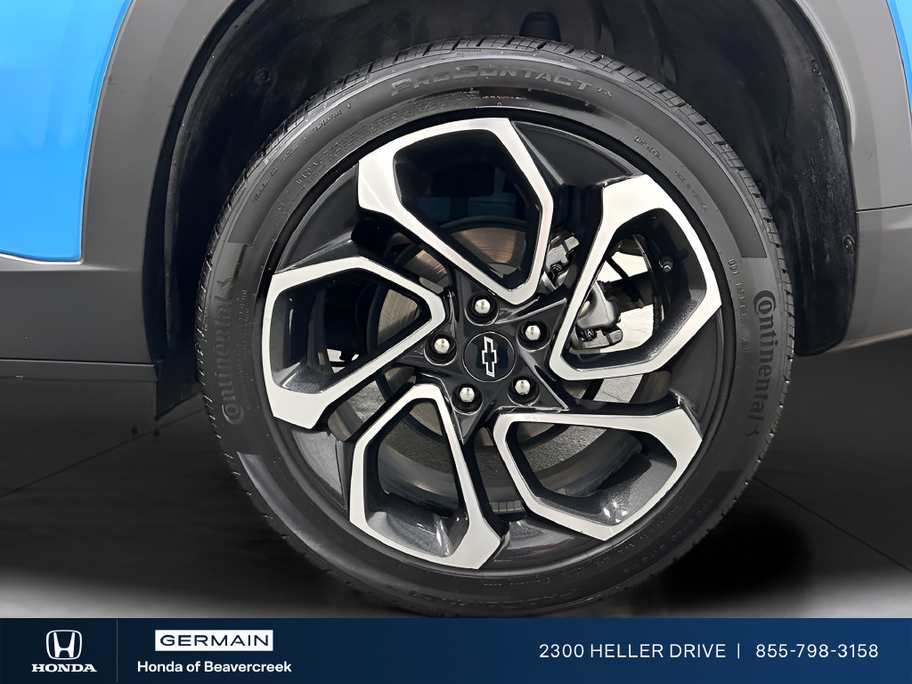 Used 2025 Chevrolet Trax RS w/ Sunroof Package FWD image 30