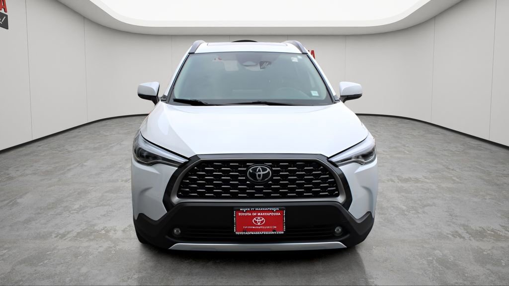 Used 2023 Toyota Corolla Cross XLE w/ Convenience Package image 7