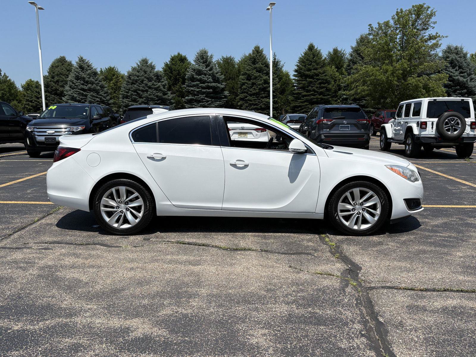 Used 2016 Buick Regal Premium FWD image 9