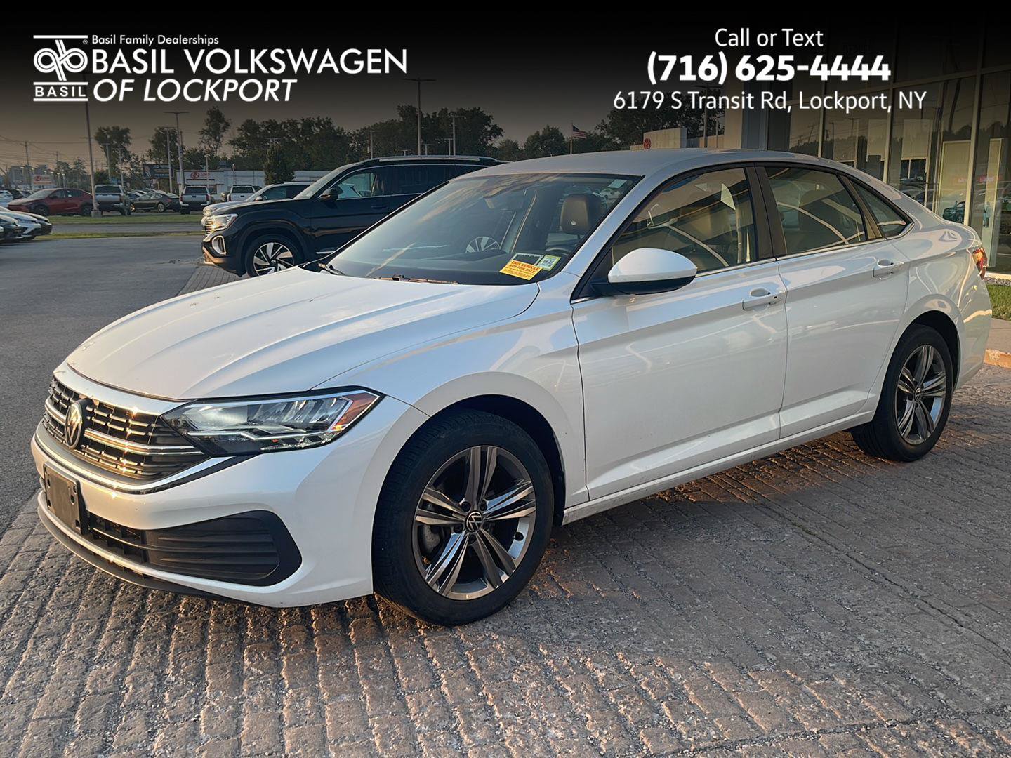Used 2023 Volkswagen Jetta SE FWD image 1
