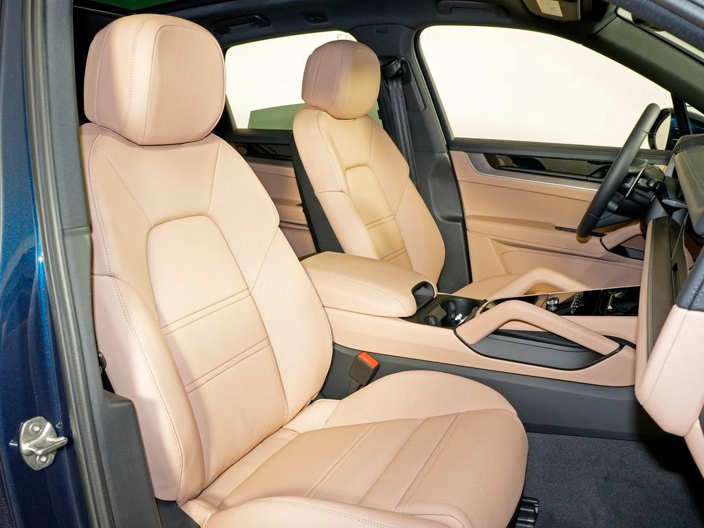Used 2026 Porsche Cayenne AWD/4WD image 36